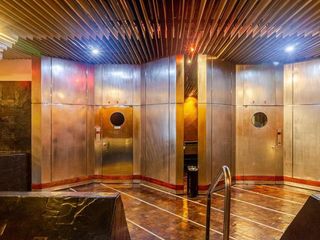 Foto 11 de VENTA COCHERA GRANDE CUBIERTA - EDIFICIO CATEGORÍA - SEGURIDAD 24 HS - RETIRO