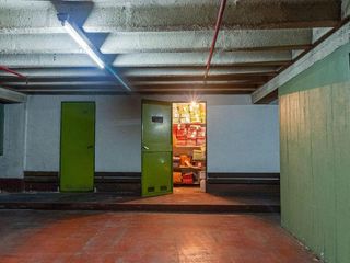Foto 7 de VENTA COCHERA GRANDE CUBIERTA - EDIFICIO CATEGORÍA - SEGURIDAD 24 HS - RETIRO