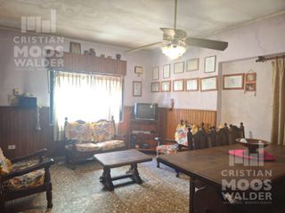 Foto 7 de Casa para Inversión en Garín 8 ambientes