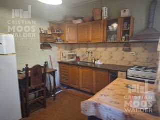 Foto 5 de Casa para Inversión en Garín 8 ambientes