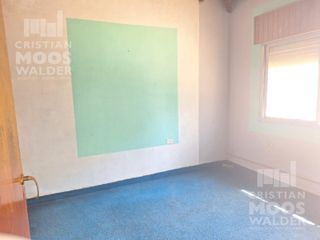Foto 18 de Casa para Inversión en Garín 8 ambientes
