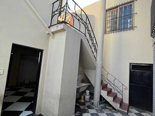 Foto 2 de Casa en venta - 6 dormitorios 5 baños - 300mts2 - Tablada