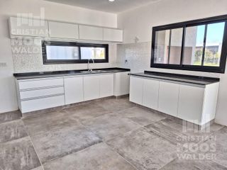 Foto 4 de Casa de 5 ambientes-  en Venta San Matias
