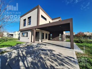 Foto 2 de Casa de 5 ambientes-  en Venta San Matias