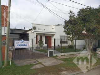 Foto 1 de Casa - Troncos Del Talar