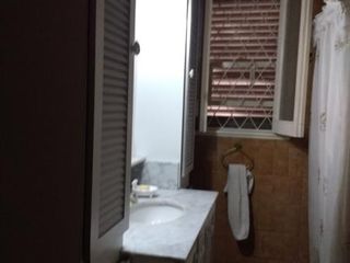 Foto 9 de VIVIENDA / COMERCIAL -  A 50 mts.  de Estación Adrogué