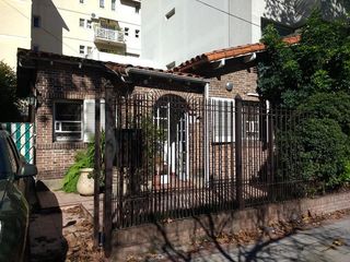 Foto 1 de VIVIENDA / COMERCIAL -  A 50 mts.  de Estación Adrogué
