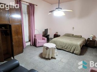 Foto 8 de CASA DE 5 AMBIENTES EN LOTE DE 1.720 M2- Dolores