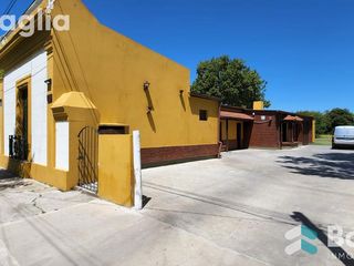 Foto 1 de CASA DE 5 AMBIENTES EN LOTE DE 1.720 M2- Dolores