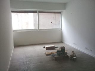 Foto 2 de Plaza San Martín - 2 ambientes en edificio con seguridad