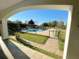 Foto 40 de D. Esteche Realty