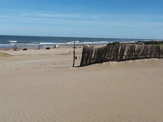 Foto 8 de Cariló - Excelente casa sobre línea del mar ALQUILER Y VENTA