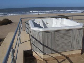 Foto 7 de Cariló - Excelente casa sobre línea del mar ALQUILER Y VENTA
