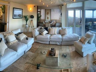 Foto 12 de Cariló - Excelente casa sobre línea del mar ALQUILER Y VENTA