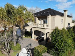 Foto 1 de Casa en venta en  San Isidro Labrador, Villanueva, Tigre