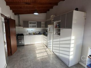 Foto 3 de Venta de Casa 4 dormitorios en Berisso