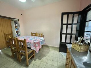 Foto 1 de Venta casa interna tres dormitorios barrio Triángulo