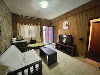 Foto 4 de Venta casa interna tres dormitorios barrio Triángulo