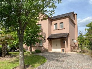 Foto 1 de Casa en venta en San Isidro Labrador.