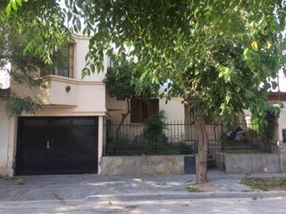 Foto 1 de Casa - Área Centro Oeste