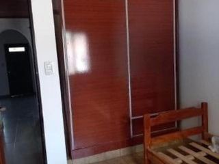 Foto 20 de Casa en venta-Terreno 10 x 30 metros -200 metros cubiertos -  4 dormitorios 2 baños - Los Hornos