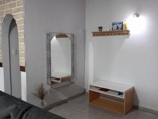 Foto 4 de Casa en venta-Terreno 10 x 30 metros -200 metros cubiertos -  4 dormitorios 2 baños - Los Hornos