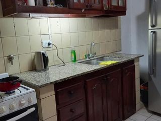 Foto 6 de Casa en venta-Terreno 10 x 30 metros -200 metros cubiertos -  4 dormitorios 2 baños - Los Hornos