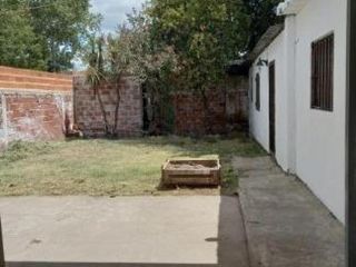 Foto 18 de Casa en venta-Terreno 10 x 30 metros -200 metros cubiertos -  4 dormitorios 2 baños - Los Hornos