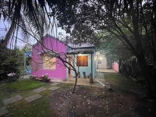 Foto 3 de Casa en venta - 3 dormitorios 1 baño - pileta y galeria - 108mts2 - La Plata