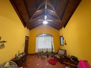Foto 5 de Casa en venta - 3 dormitorios 1 baño - pileta y galeria - 108mts2 - La Plata