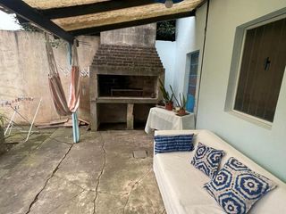 Foto 36 de Casa en venta - 3 dormitorios 1 baño - pileta y galeria - 108mts2 - La Plata
