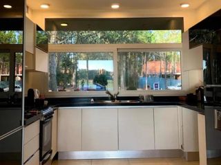 Foto 4 de Casa en venta - 4 Dormitorios 3 Baños - Cochera - 1200Mts2 - La Herradura, Pinamar