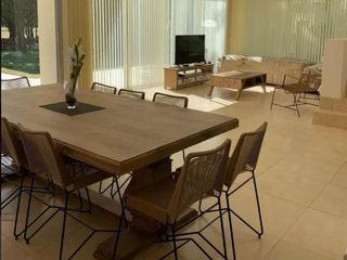 Foto 2 de Casa en venta - 4 Dormitorios 3 Baños - Cochera - 1200Mts2 - La Herradura, Pinamar