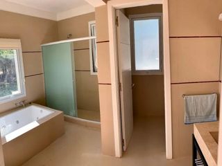 Foto 10 de Casa en venta - 4 Dormitorios 3 Baños - Cochera - 1200Mts2 - La Herradura, Pinamar