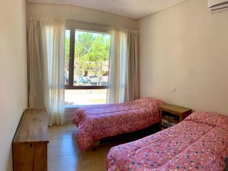 Foto 6 de Casa en venta - 4 Dormitorios 3 Baños - Cochera - 1200Mts2 - La Herradura, Pinamar