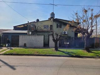 Foto 2 de Casa en venta - 4 Dormitorios 3 Baños - 180 mts2 - El Talar