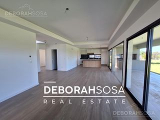 Foto 2 de Casa en Venta 5 Ambientes Espejo de Agua El Cantón Golf Escobar