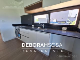 Foto 6 de Casa en Venta 5 Ambientes Espejo de Agua El Cantón Golf Escobar