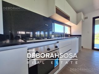Foto 5 de Casa en Venta 5 Ambientes Espejo de Agua El Cantón Golf Escobar