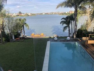 Foto 6 de SANTA BARBARA | EXCELENTE CASA AL MEJOR ESPEJO DE AGUA EN VENTA.