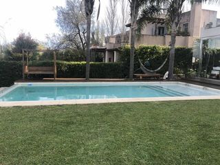 Foto 4 de SANTA BARBARA | EXCELENTE CASA AL MEJOR ESPEJO DE AGUA EN VENTA.