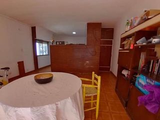 Foto 4 de PH en venta - 2 dormitorios 1 baño - 55mts2 - Bernal Este