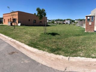 Foto 1 de Terreno en venta - 550mts2 - Pilar