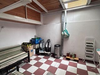 Foto 6 de SEMI PISO 3 AMBIENTES C/ 2 PATIOS - CARLOS CALVO Y MUÑIZ - 120M2 - EXC. ESTADO