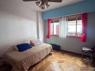 Foto 4 de SEMI PISO 3 AMBIENTES C/ 2 PATIOS - CARLOS CALVO Y MUÑIZ - 120M2 - EXC. ESTADO