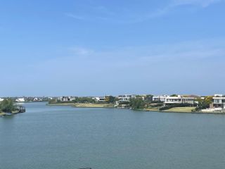 Foto 7 de Departamento en  Islas Del Golf 5amb.
