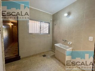 Foto 20 de CASA DE PASILLO EXCLUSIVO 3 DORM 2 PATIOS EN VENTA ARROYITO