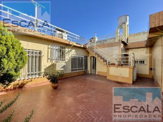 Foto 4 de CASA DE PASILLO EXCLUSIVO 3 DORM 2 PATIOS EN VENTA ARROYITO