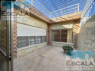 Foto 6 de CASA DE PASILLO EXCLUSIVO 3 DORM 2 PATIOS EN VENTA ARROYITO