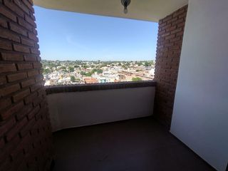 Foto 2 de Departamento en  alquiler de 3 dormitorios con cochera